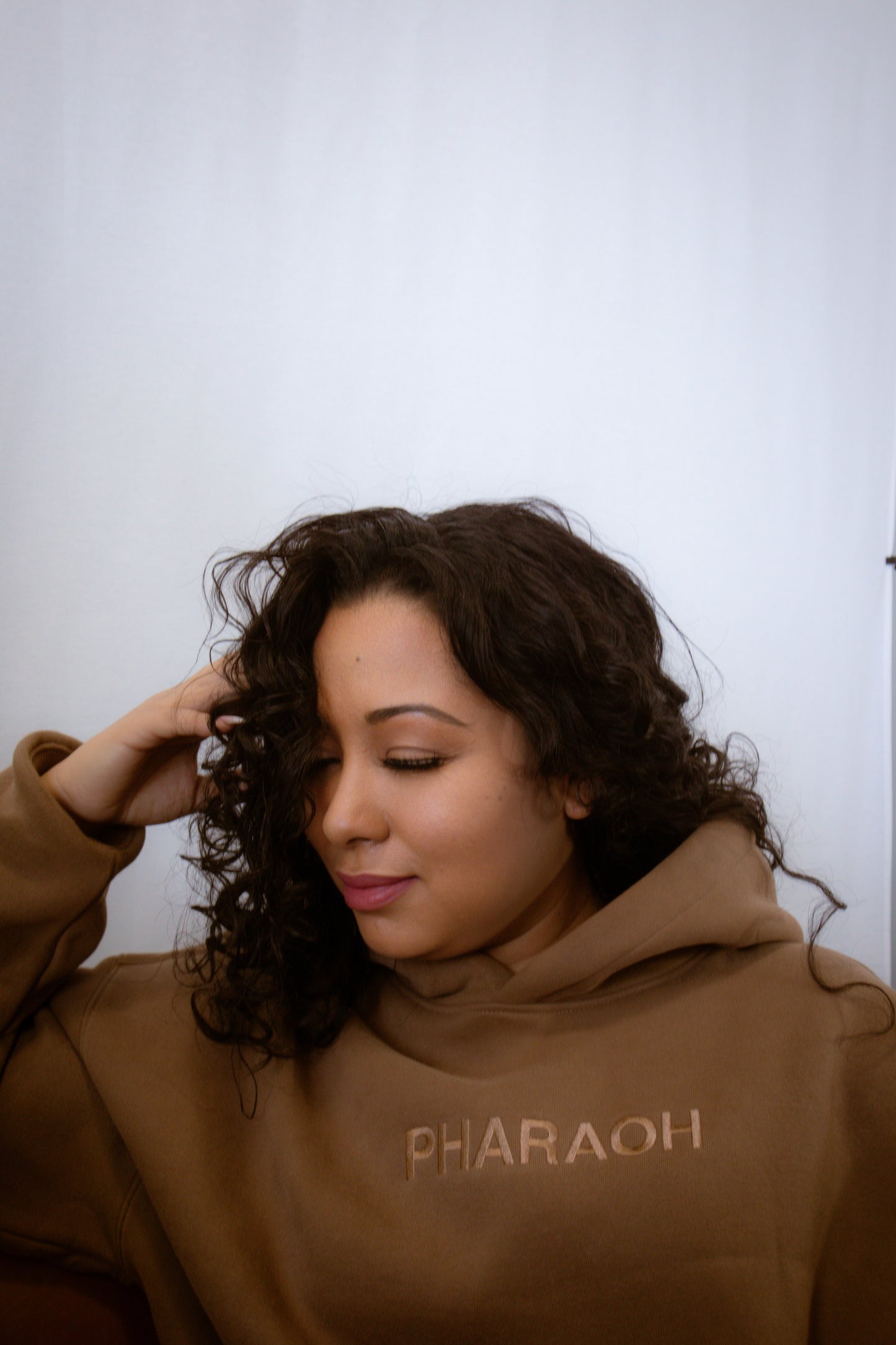 PHARAOH ESSENITAL HOODIE | BROWN